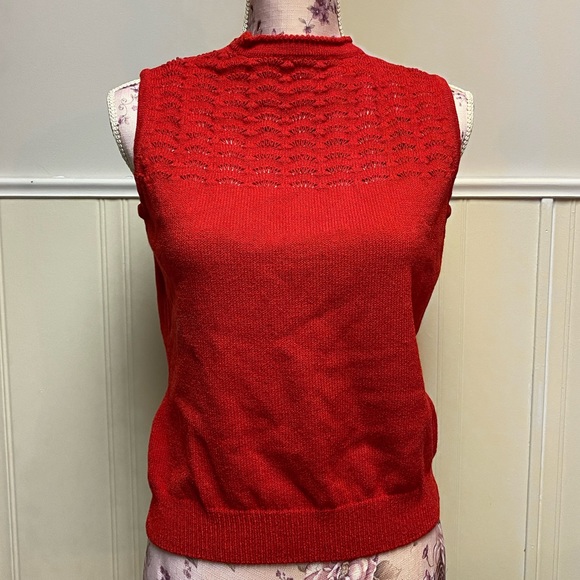 ST. JOHN Twin Set Sweater Set Cardigan and Matching Shell - Picture 9 of 16